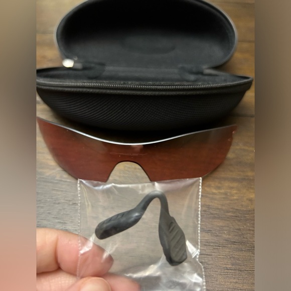 Oakley’s Sunglasses Case, Nose piece, and replace lense - Picture 3 of 4